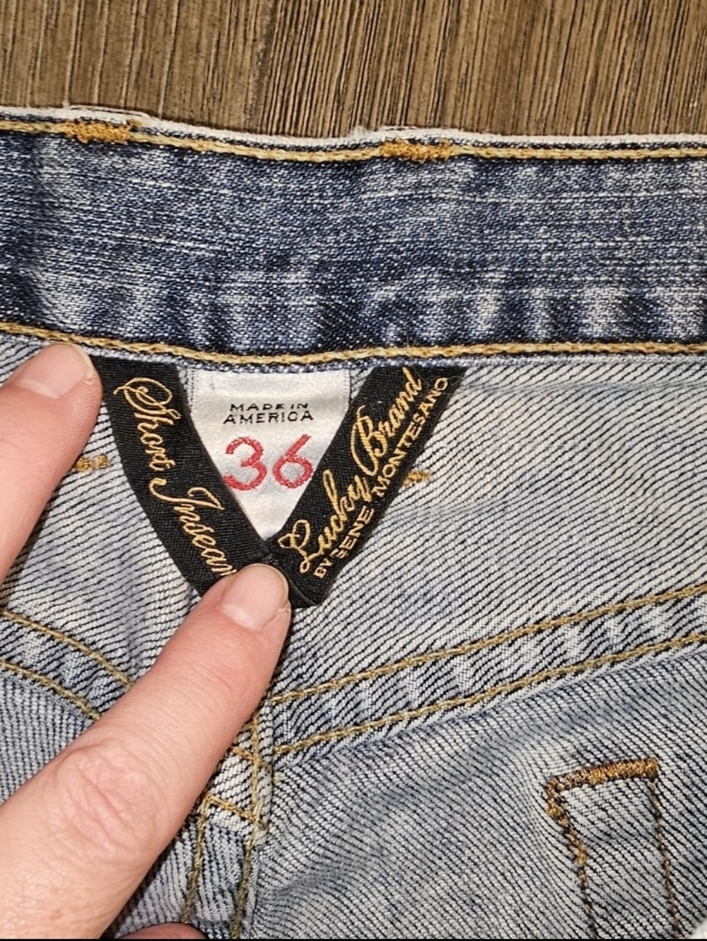 Lucky Brand Sz. 36x28 Button Fly Bootcut Mens Jeans - Picture 8 of 10